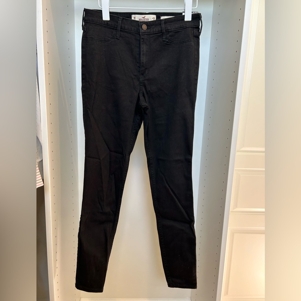 NWT Hollister black jean leggings. Size 11R/30. High rise.